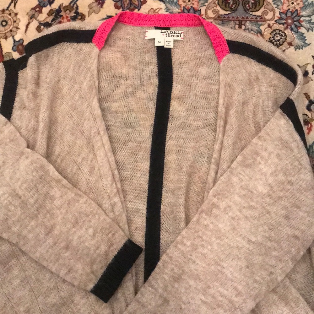 LABEL + thread - Sweater Size M - Picture 2 of 3